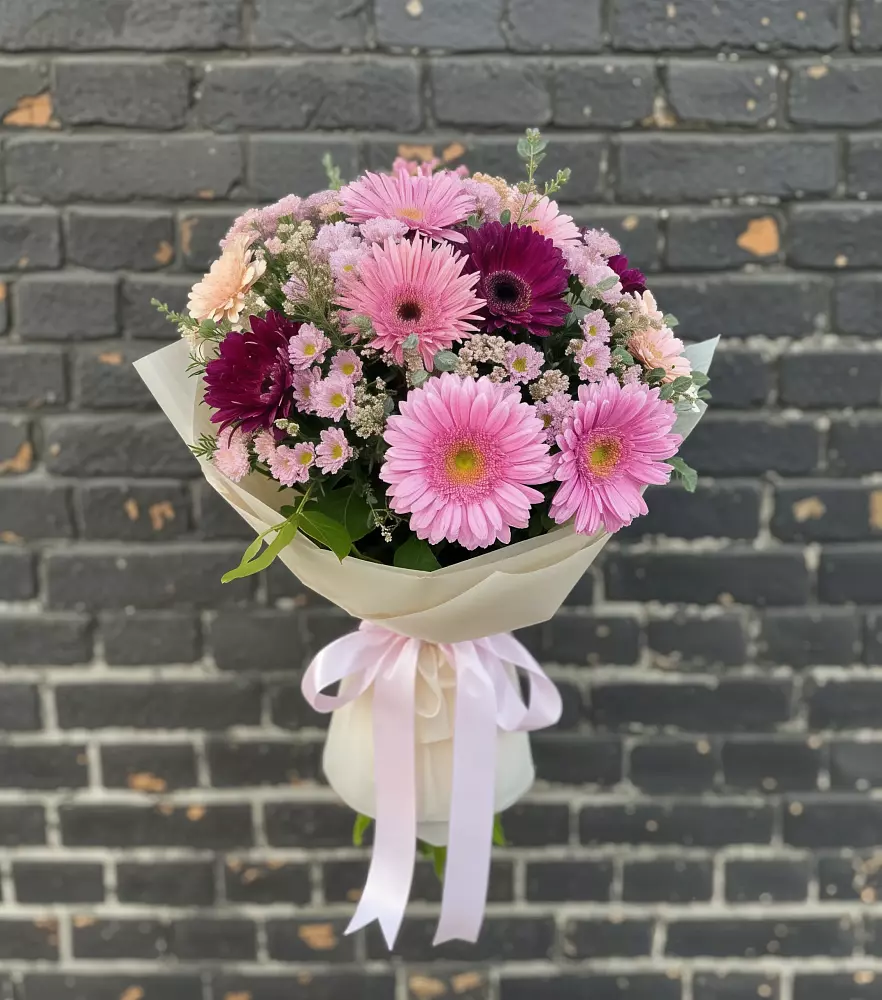 Букет цветов из: Герберы и Хризантемы в Жуковке
