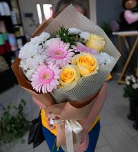 Букет цветов из:  Герберы, Розы и Хризантемы #REPLACE_PRED# Жуковке