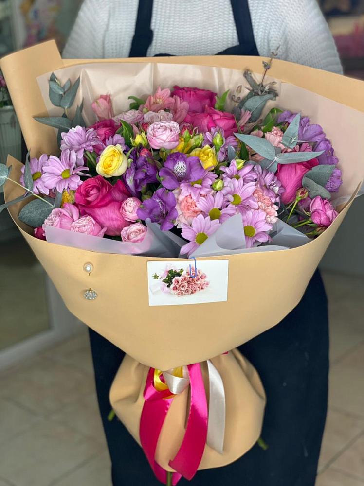 Букет цветов из: Хризантемы, Гвоздики и Альстромерии в Жуковке