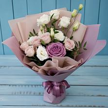 Букет цветов из:  Розы и Лизиантусы в Жуковке