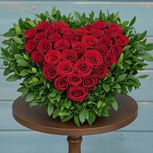 Цветочная композиция из Розы в виде сердца в Жуковке