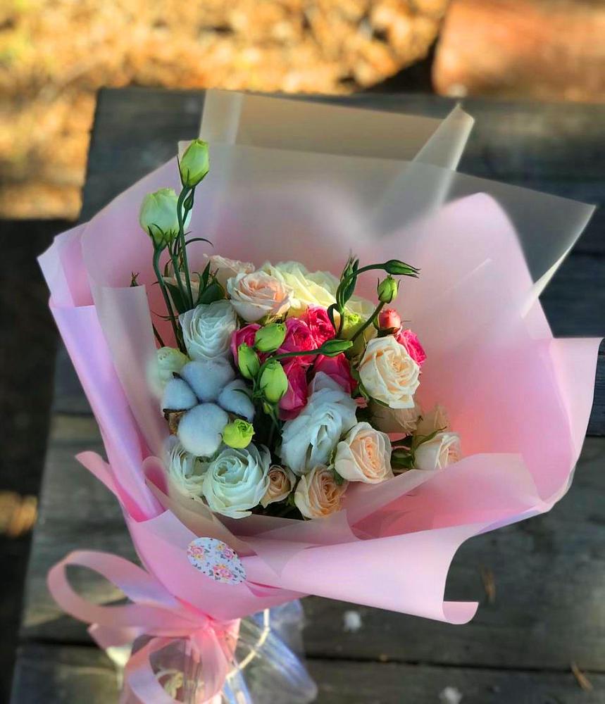 Букет цветов из: Розы и Лизиантусы в Жуковке