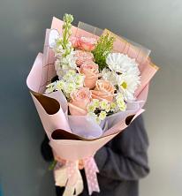 Букет цветов из:  Хризантемы и Розы в Жуковке