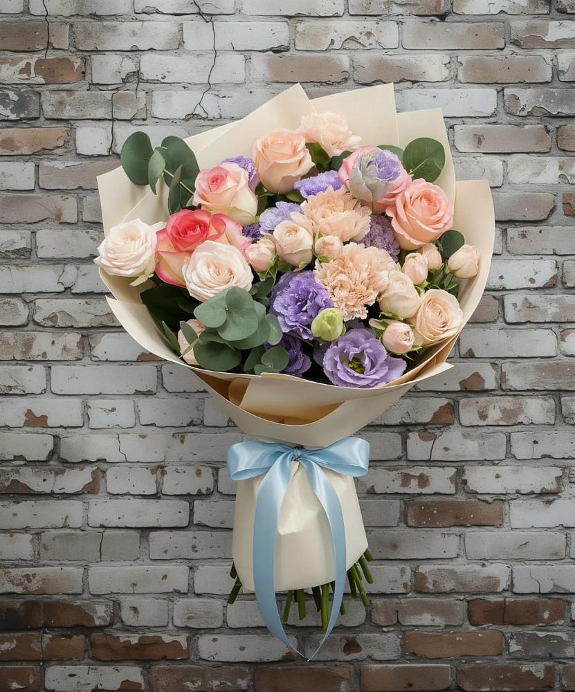 Букет цветов из: Розы, Лизиантусы и Гвоздики в Жуковке