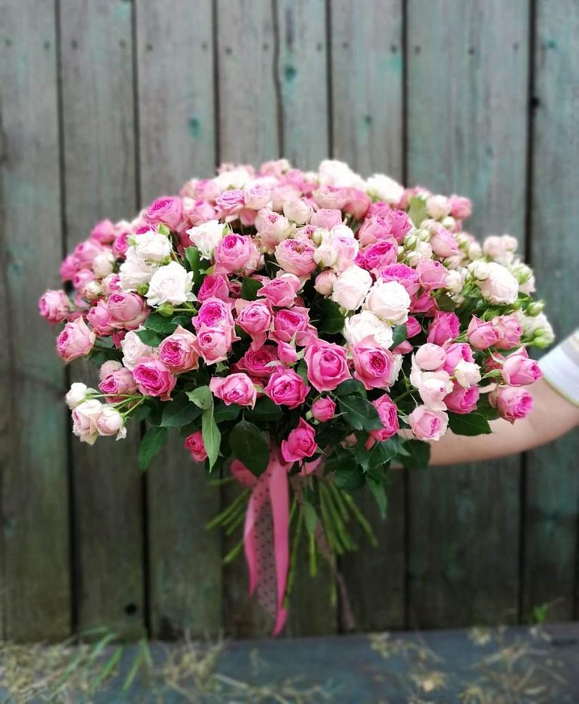 Букет Розовые кустовые розы Натали и Лав Лидия в Жуковке