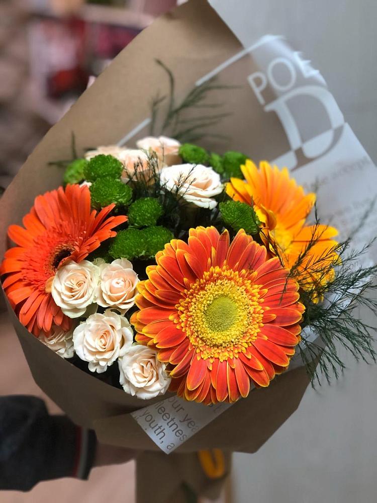 Букет цветов из: Герберы, Хризантемы и Розы в Жуковке