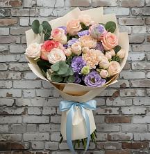 Букет цветов из:  Розы, Лизиантусы и Гвоздики #REPLACE_PRED# Жуковке