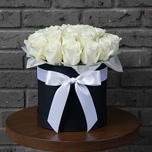 Цветочная композиция из Розы в шляпной коробке в Жуковке