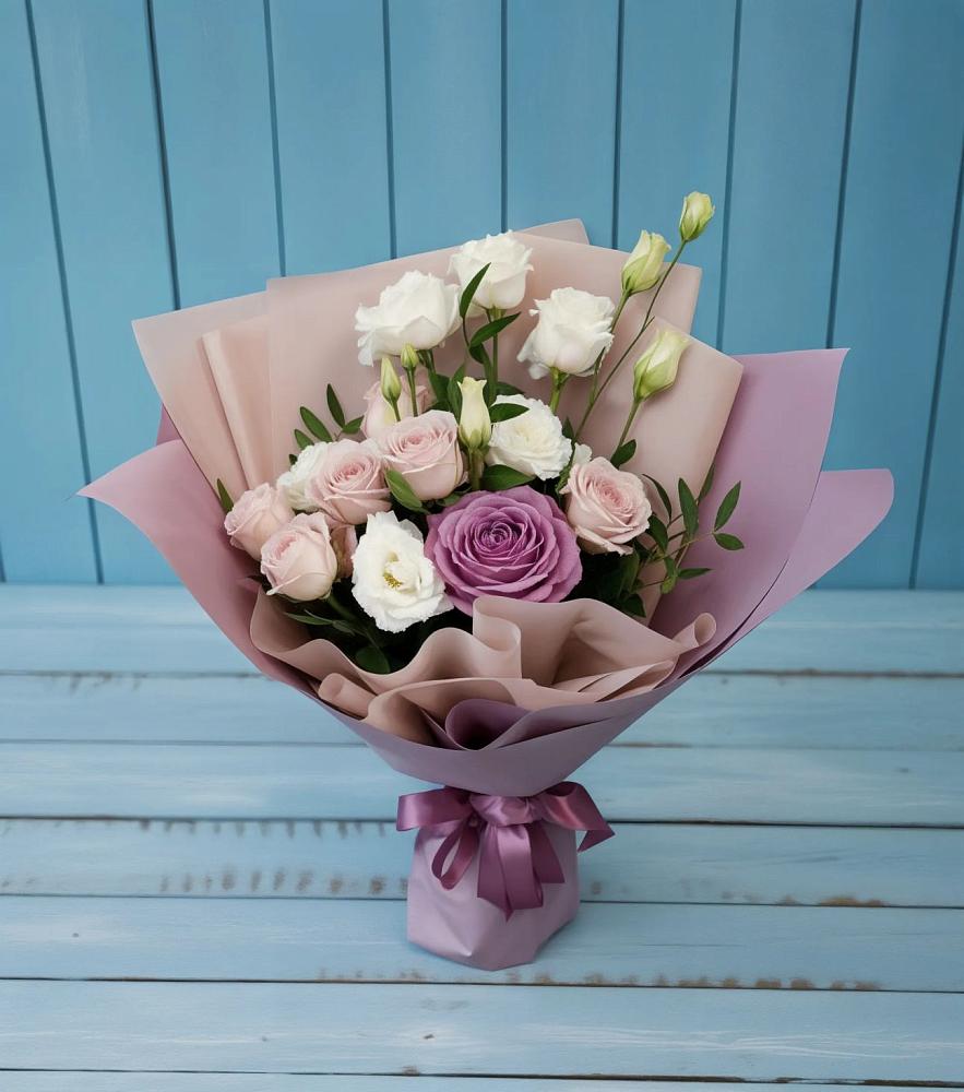 Букет цветов из: Розы и Лизиантусы в Жуковке